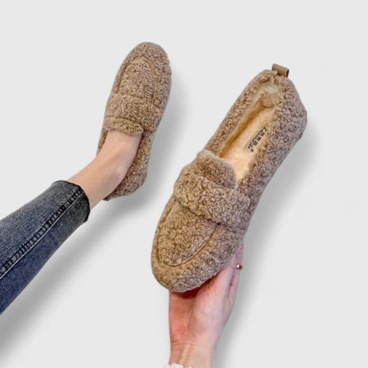 Topla slip-on obuća s elegantnim dizajnom