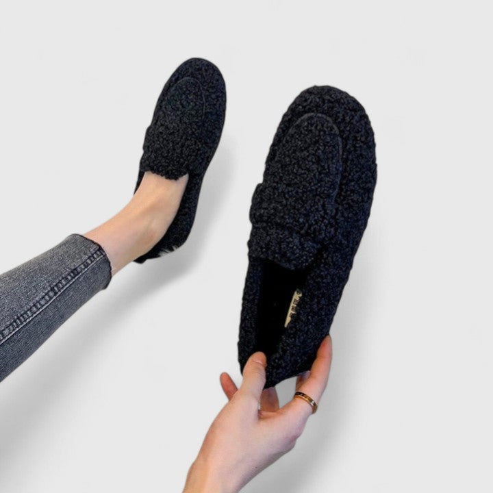 Topla slip-on obuća s elegantnim dizajnom